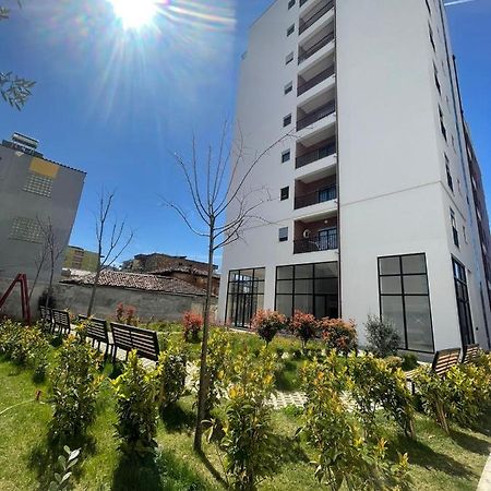 Center Tirana Goldi Apartment Luaran gambar